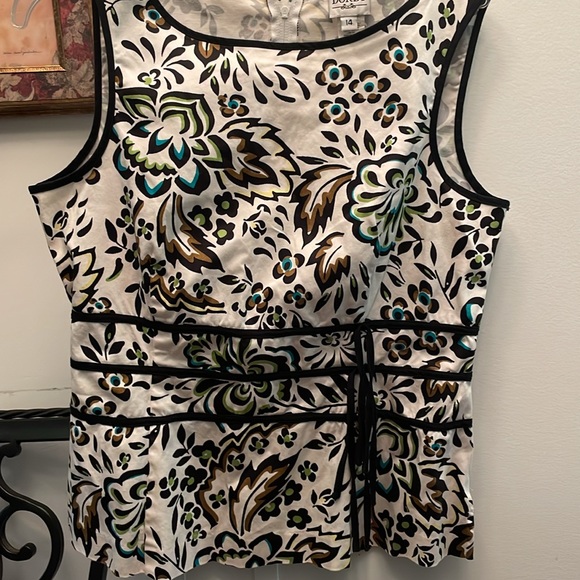 Cute two-piece multicolor, knee length skirt and top. - Picture 2 of 6